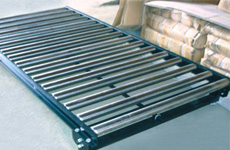 Gravity roller conveyor